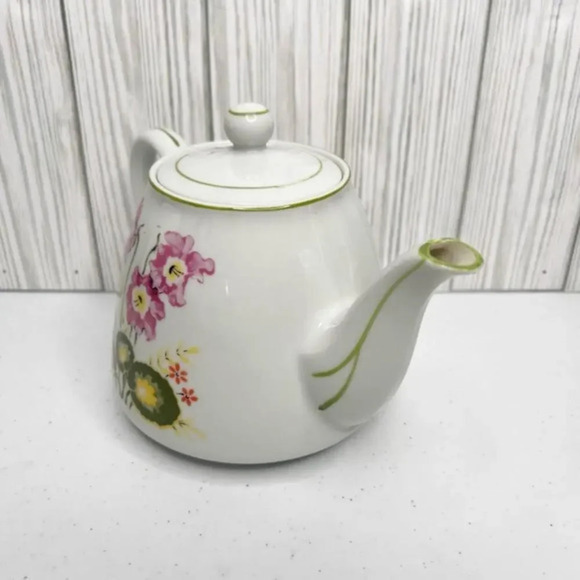 Vintage Pink Poppy Teapot‎ - Picture 2 of 15